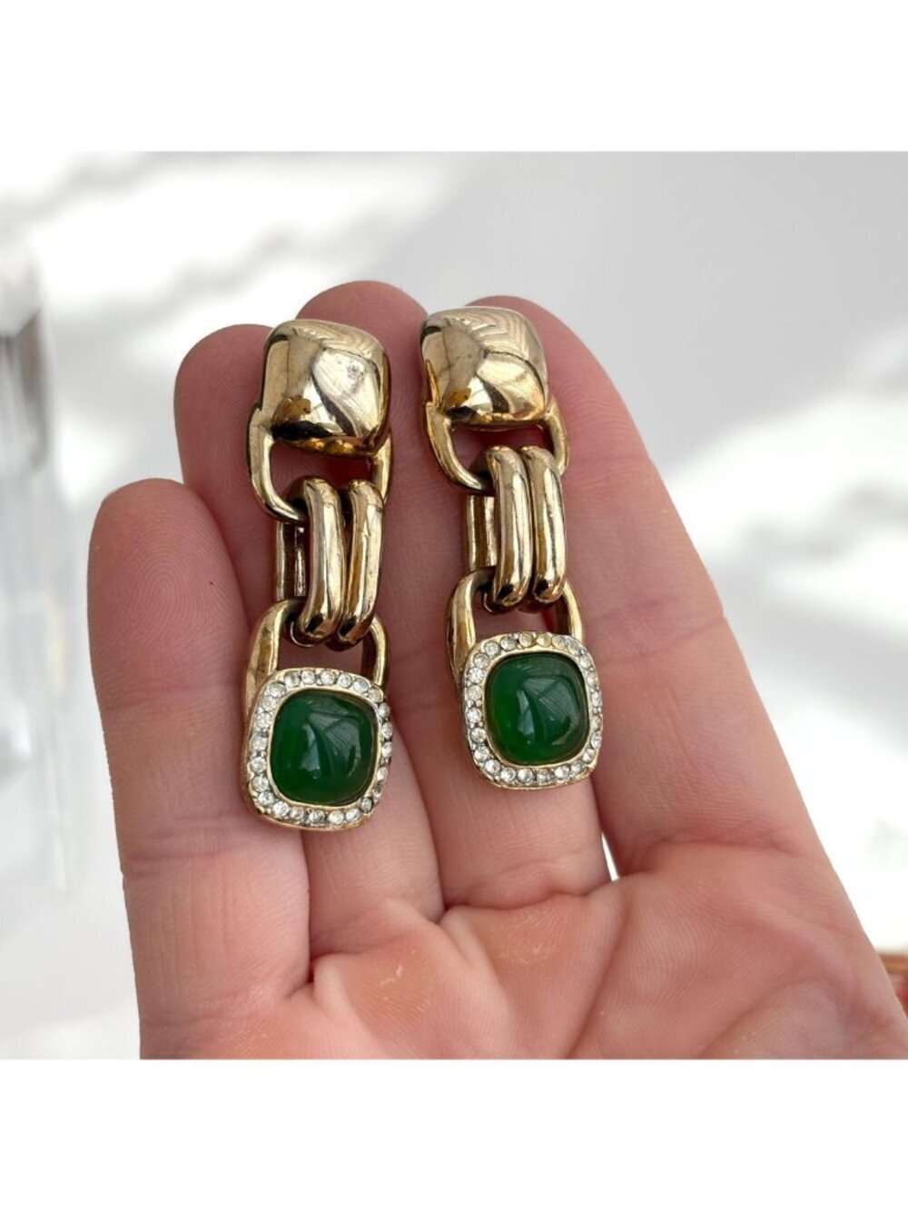 Geometric Green Stone 80's Gold Toned Vintage Post Back Costume Jewelry Earrings - Picture 8 of 11